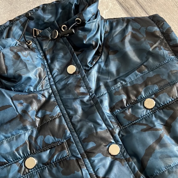 NWOT Style & Co Sport Navy Blue Camouflage Puffer Vest Size Medium - Picture 5 of 9